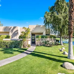 Midnights At The Oasis Holiday home